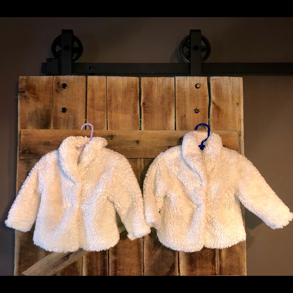 Twin set: Sherpa Coat-White